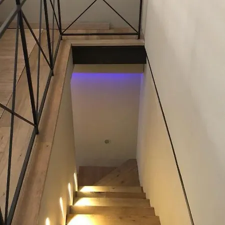 Super Design Centro Con Sky Wifi Veloce E Netflix
