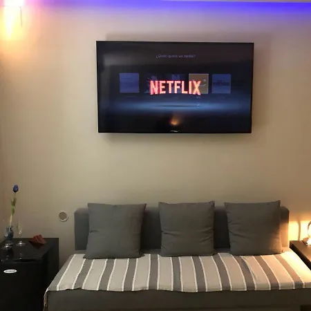 Super Design Centro Con Sky Wifi Veloce E Netflix