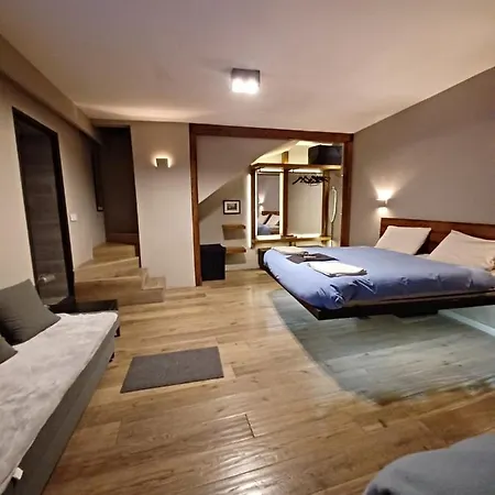 Super Design Centro Con Sky Wifi Veloce E Netflix Neapel