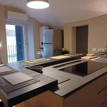 Super Design Centro Con Sky Wifi Veloce E Netflix * Neapel